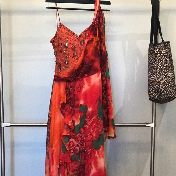 Formal gown - Picture 3 of 6